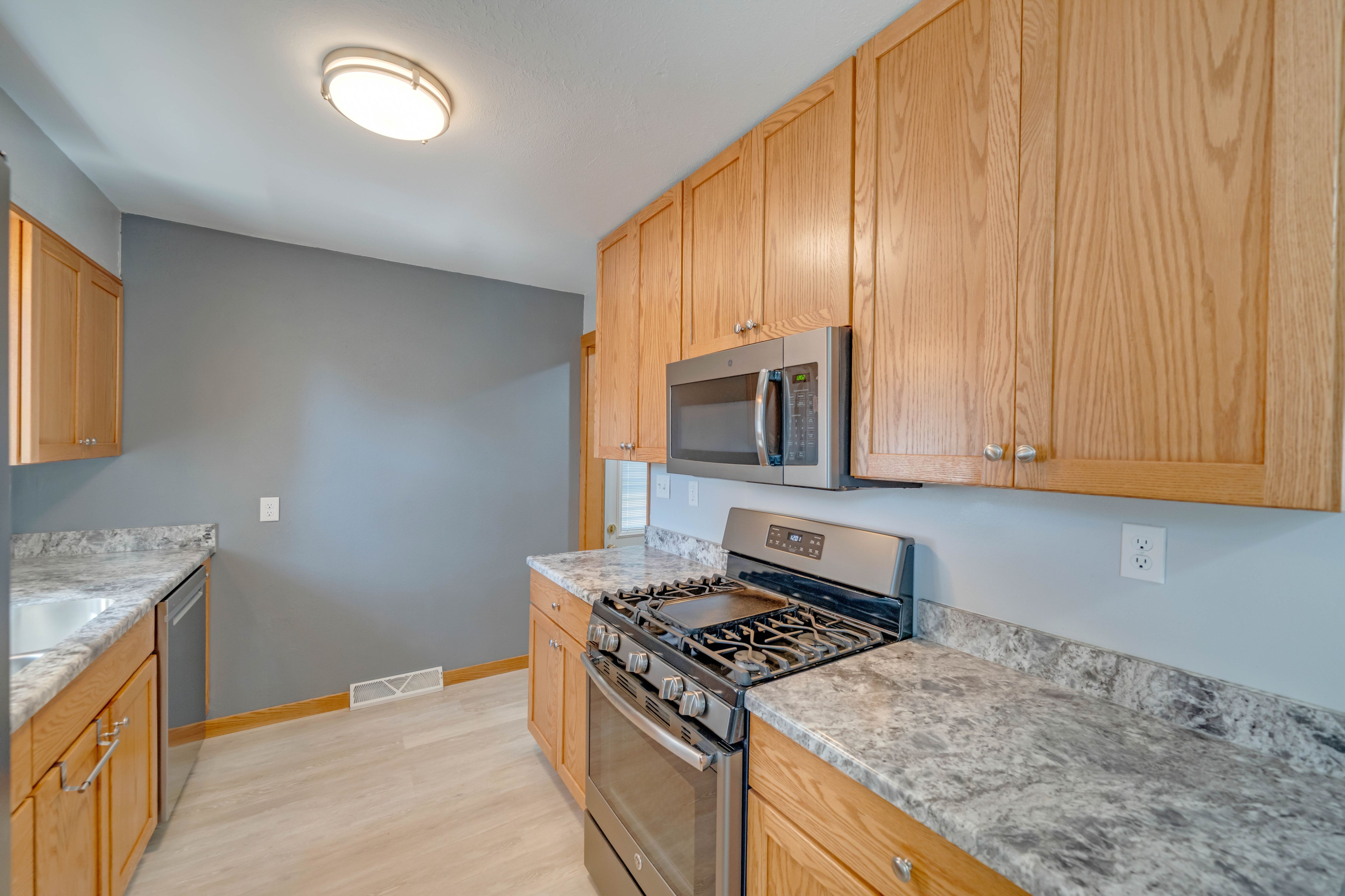 Listing Photo: 320 Burlington Ave, Martensdale, IA 50160 (8 of 34)
